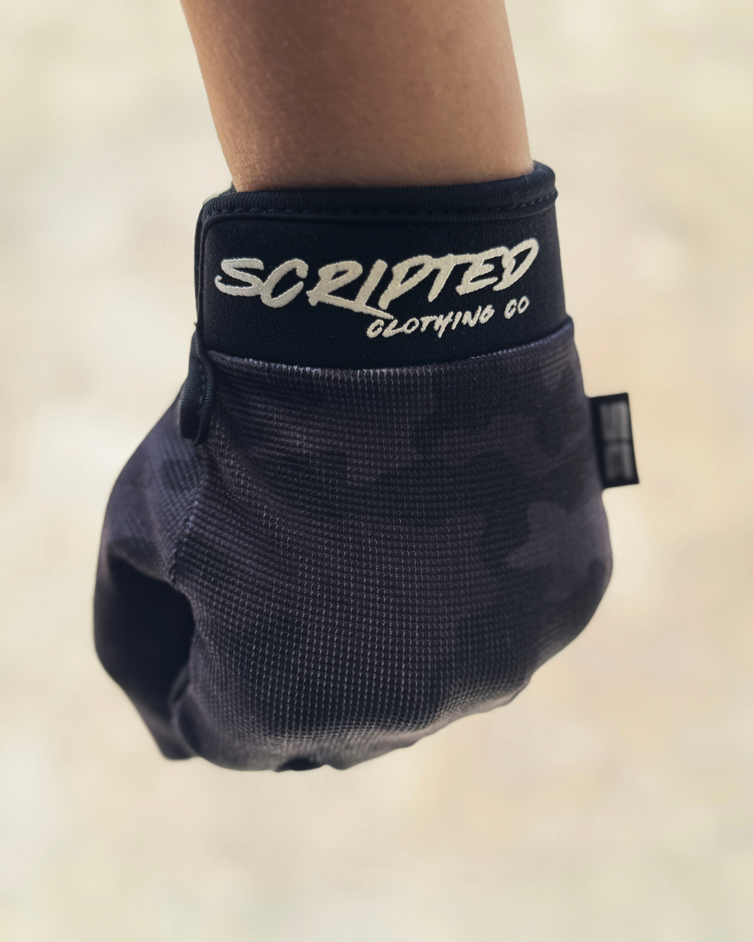 Blackline | Adult Gloves