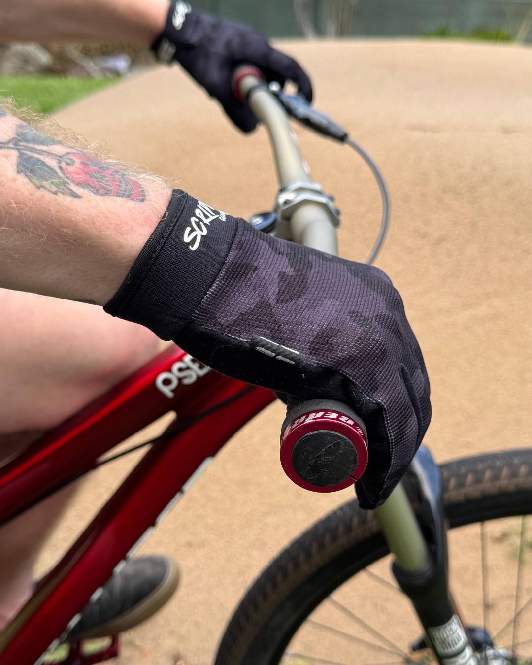 Blackline | Adult Gloves