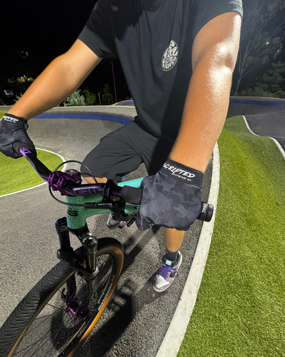 Blackline | Adult Gloves