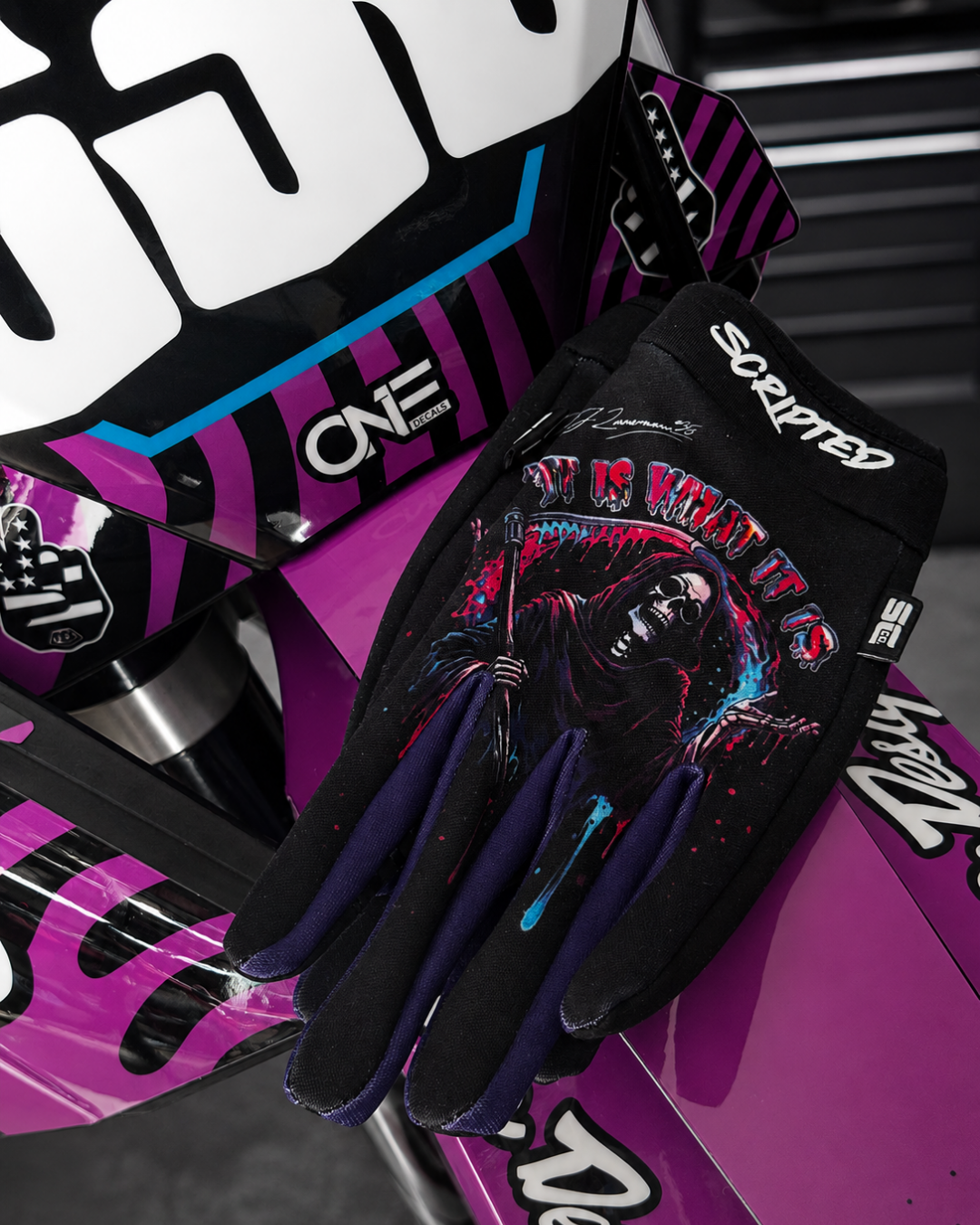 Adult gloves "It is what it is"